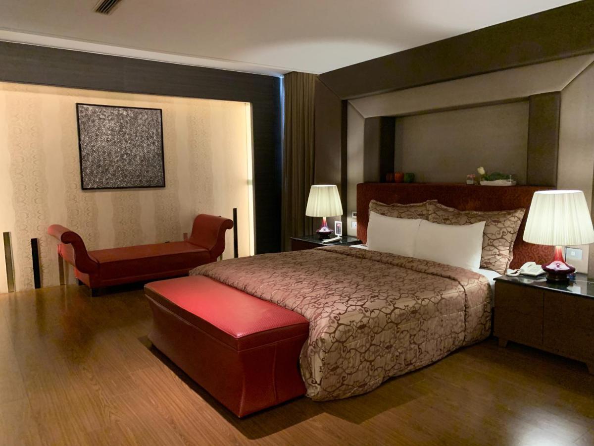 麗登汽車旅館 Kaohsiung Zewnętrze zdjęcie